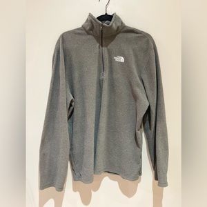 Mens North face lightweight fleece pullover Large